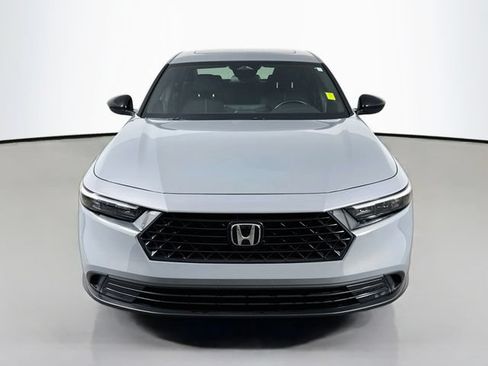 Used 2025 Honda Accord Sport image 2