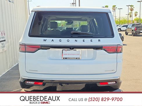 Used 2023 Jeep Wagoneer L Series II w/ Premium Group I AWD/4WD image 6