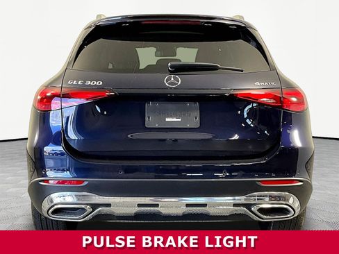 Used 2024 Mercedes-Benz GLC 300 4MATIC image 5