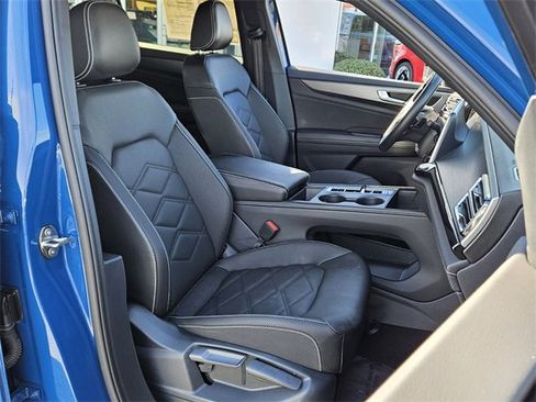 Certified 2025 Volkswagen Atlas Cross Sport SE image 17