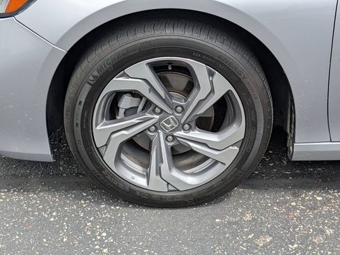 Used 2018 Honda Accord EX image 11