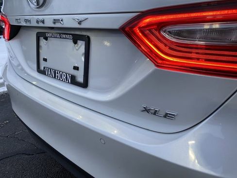 Used 2018 Toyota Camry XLE image 29