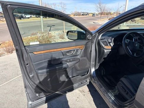 Used 2019 Honda CR-V Touring image 12
