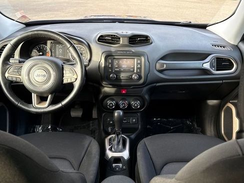 Used 2016 Jeep Renegade Latitude image 10