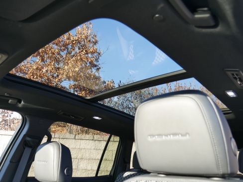 Certified 2024 GMC Acadia Denali image 17