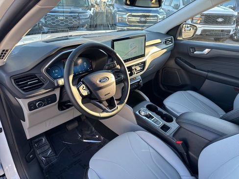 New 2025 Ford Escape SE w/ PHEV Premium Package image 12