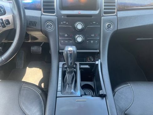 Used 2015 Ford Taurus Limited FWD image 11