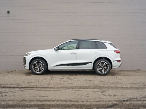 Used 2027 Audi Q6 e-tron Premium Plus w/ Premium Plus AWD/4WD image 3