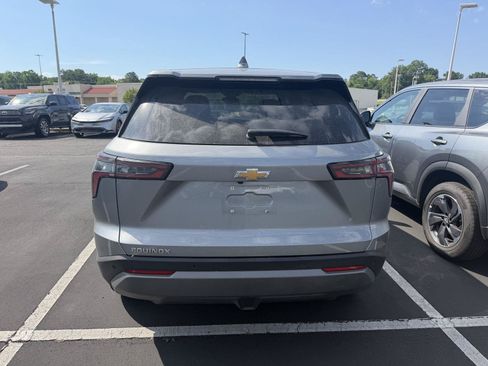 Used 2025 Chevrolet Equinox LT FWD image 4