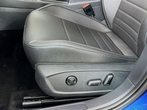 Used 2023 Volkswagen Jetta SE FWD image 19