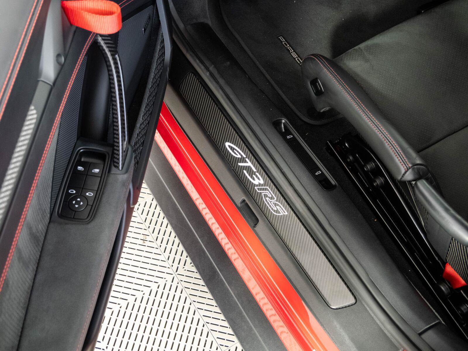 Certified 2023 Porsche 911 GT3 RS w/ Weissach Package RWD image 8