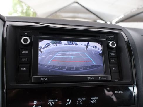 Used 2019 Toyota Sequoia SR5 AWD/4WD image 37