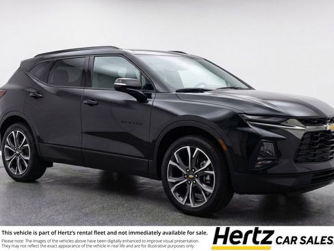 Used 2025 Chevrolet Blazer LT image 1