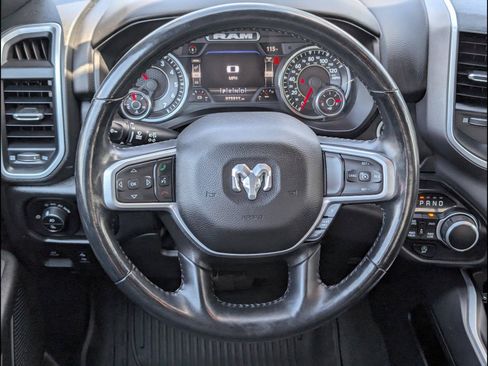 Used 2022 RAM 1500 Big Horn AWD/4WD image 12