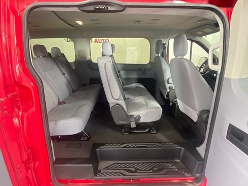 Used 2015 Ford Transit 150 XLT image 10
