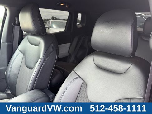 Used 2025 Jeep Compass Latitude w/ Convenience Group AWD/4WD image 14