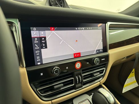 New 2026 Porsche Macan image 21