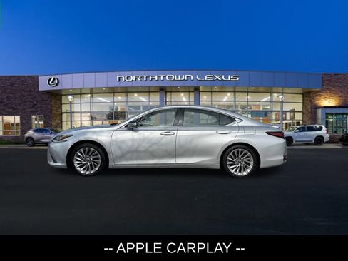 Used 2020 Lexus ES 300h w/ Accessory Package 2 image 2
