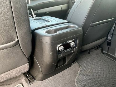 Used 2022 GMC Yukon XL Denali image 10