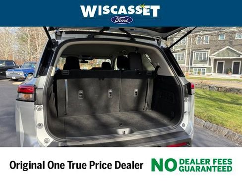 Used 2024 Nissan Pathfinder SV image 12