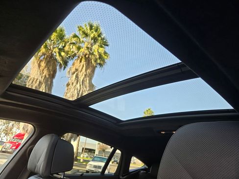 Used 2024 BMW X6 xDrive40i w/ Executive Package image 21