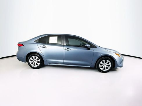 Used 2022 Toyota Corolla LE image 11