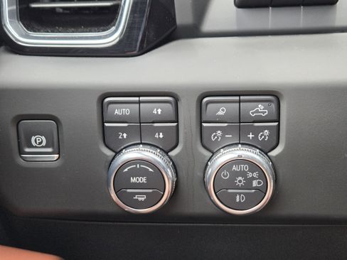 Used 2025 GMC Sierra 3500 Denali Ultimate w/ LPO, GMC Protection Package AWD/4WD image 22