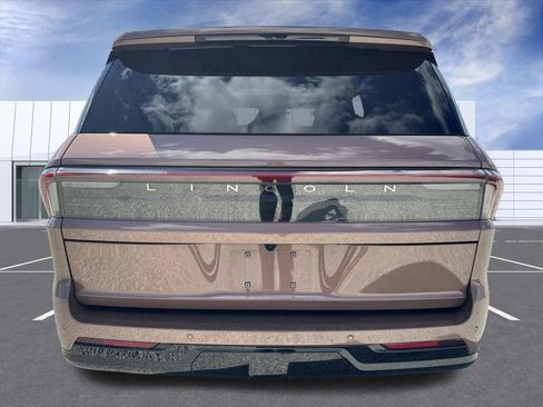 Used 2025 Lincoln Navigator Black Label AWD/4WD image 11