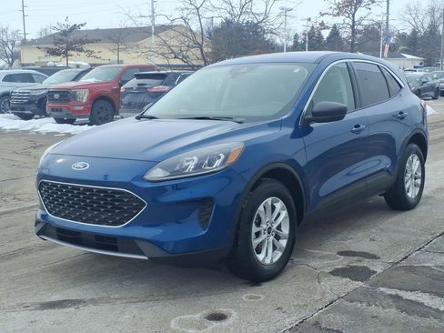 Certified 2022 Ford Escape SE w/ Convenience Package image 3