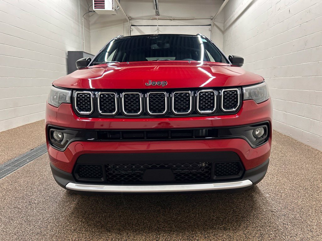 Used 2023 Jeep Compass Limited AWD/4WD image 7