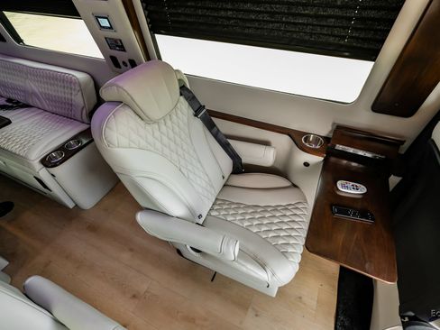 Used 2023 Mercedes-Benz Sprinter 3500 image 80
