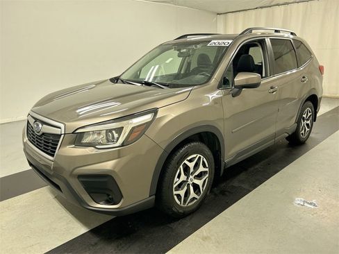 Used 2020 Subaru Forester Premium image 5