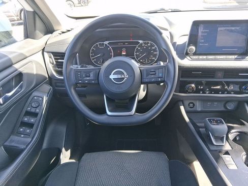 Used 2024 Nissan Rogue SV image 13