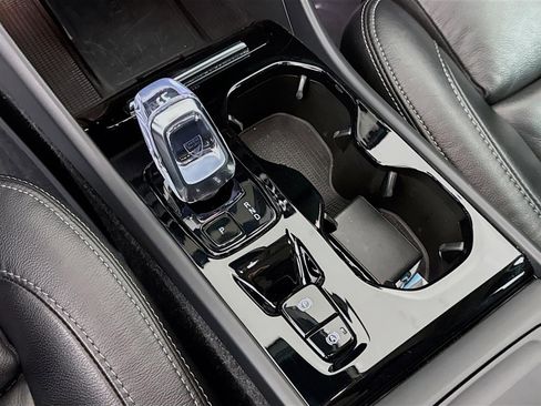 Used 2023 Volvo XC40 B5 Ultimate w/ Protection Package Premier image 20