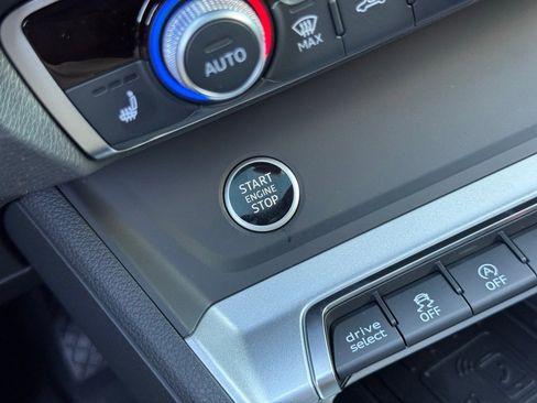 New 2025 Audi Q3 2.0T Premium image 31