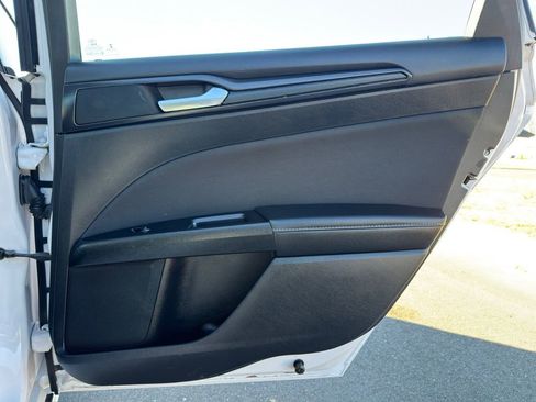 Used 2018 Ford Fusion SE w/ Equipment Group 201A image 18