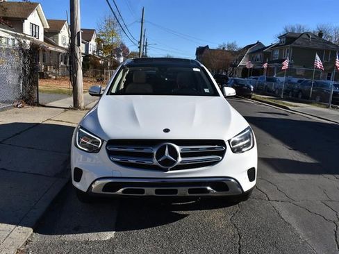 Used 2021 Mercedes-Benz GLC 300 4MATIC image 3