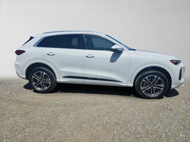 New 2026 Audi Q5 Premium Plus AWD/4WD image 2