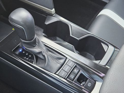 Used 2025 Toyota Camry SE image 25