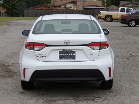 Used 2025 Toyota Corolla LE FWD image 7