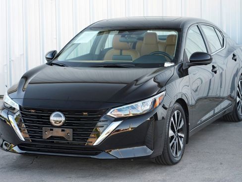 Used 2024 Nissan Sentra SV w/ SV Premium Package image 40