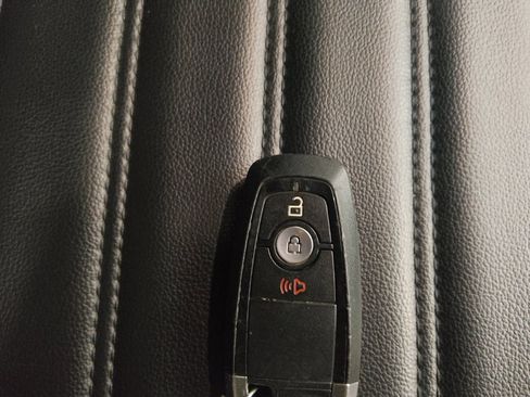 Used 2023 Ford Edge SEL image 32