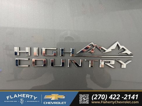 Used 2023 Chevrolet Traverse High Country image 18
