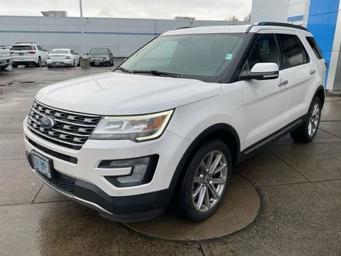 Used 2017 Ford Explorer Limited image 4