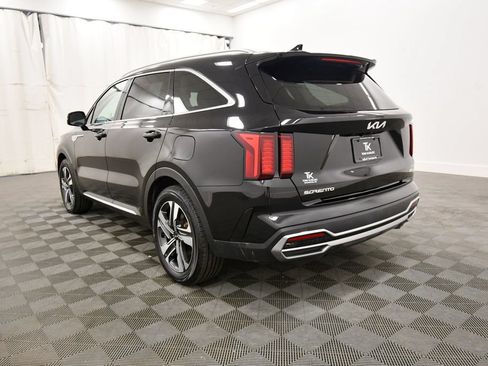 Certified 2023 Kia Sorento EX AWD/4WD image 5
