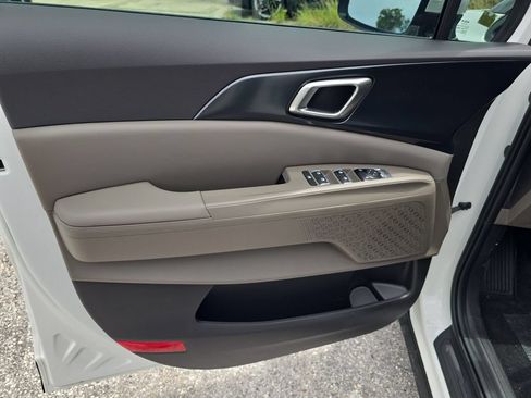 New 2027 Kia Carnival FWD image 17