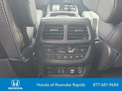 Used 2020 Honda Pilot Elite image 12