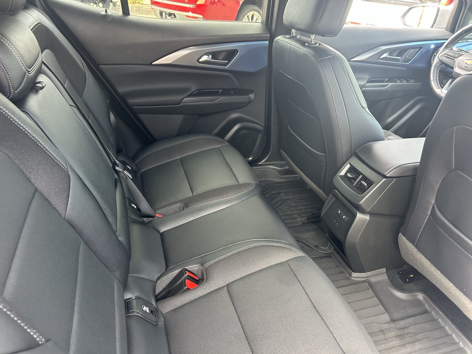 Certified 2024 Chevrolet Equinox EV LT FWD image 14