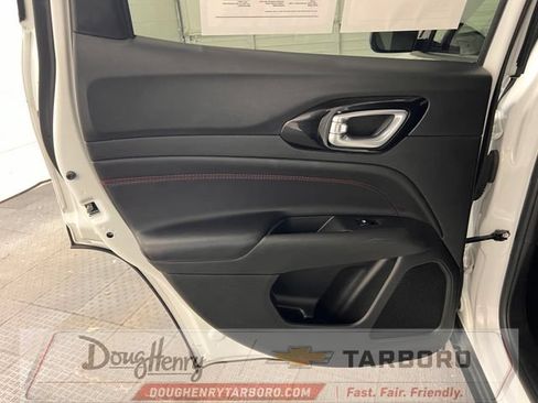 Used 2025 Jeep Compass Trailhawk AWD/4WD image 32