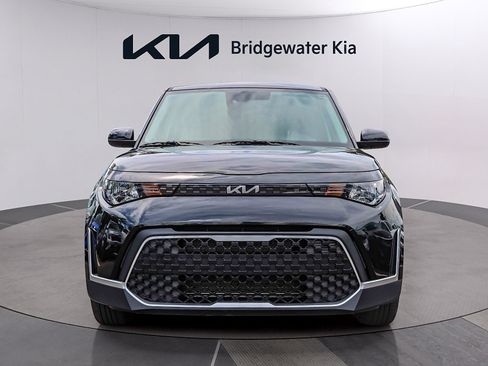 Certified 2025 Kia Soul LX w/ LX Technology Package FWD image 2